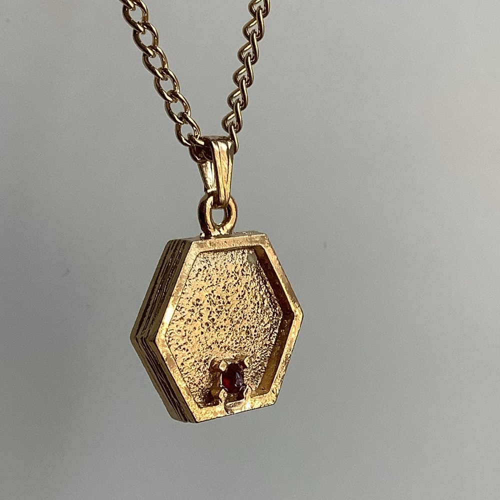 New vintage minimalist red birthstone pendant necklace (small top facet)